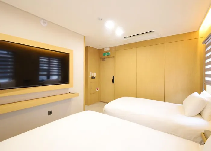 Hotel Nestly 3*