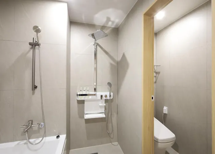 Nestly Hotel