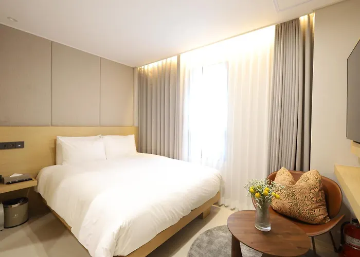 Nestly Hotel